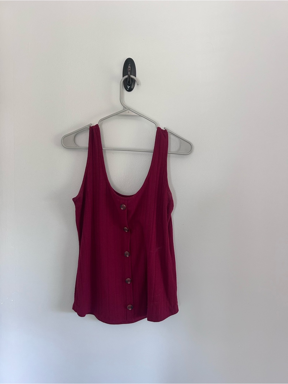 Maurices Ribbed Button Front Tank Top Size M, Burgundy